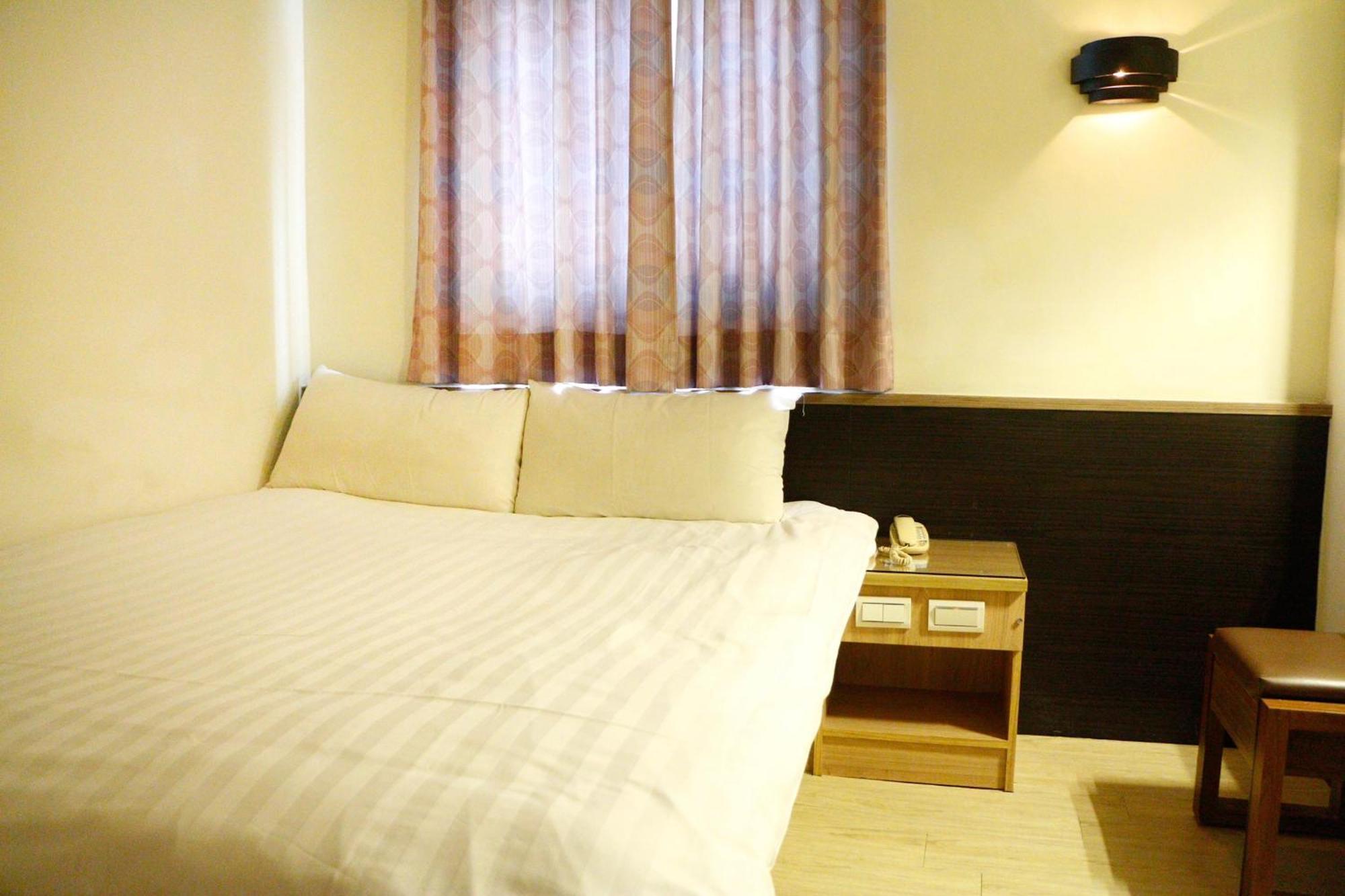 D.Y. Hotel Tajcshung Szoba fotó